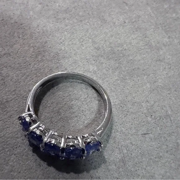 Tanzanite & Sterling Silver Ring Size 7 - Picture 9 of 12